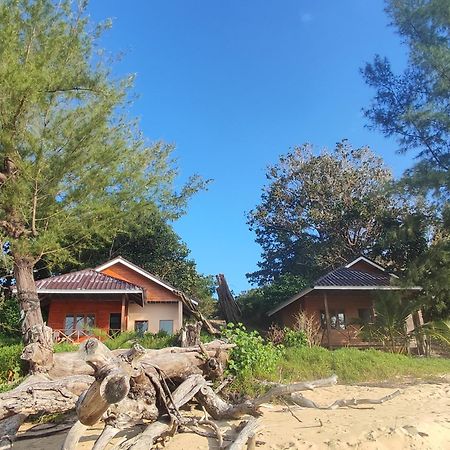 Jansom Bungalow 2 Koh Phayam Luaran gambar