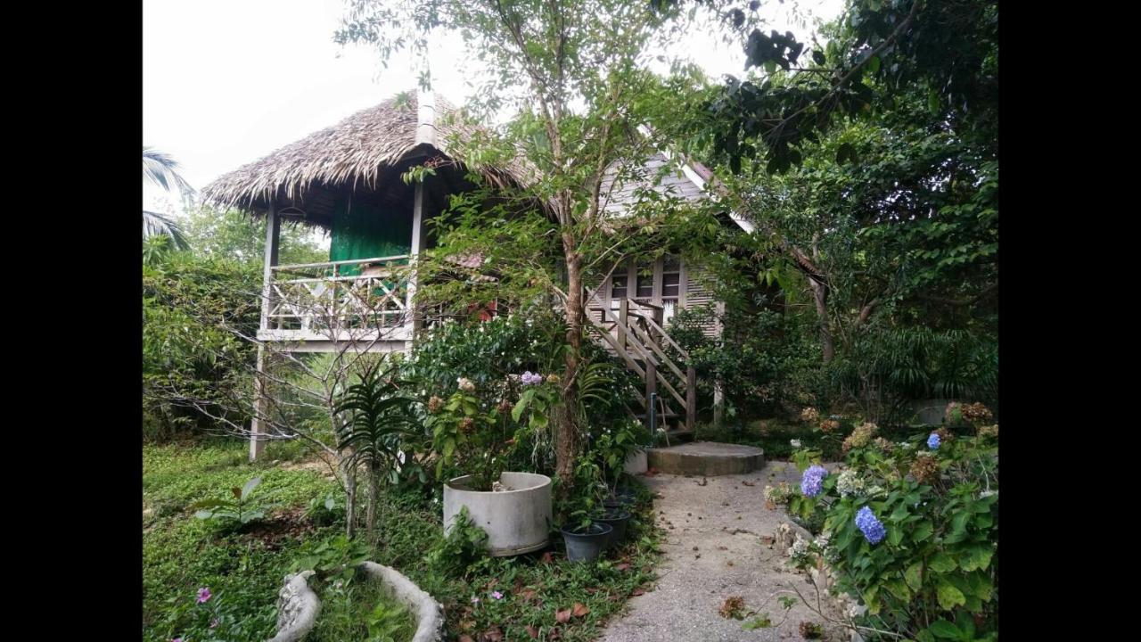 Jansom Bungalow 2 Koh Phayam Luaran gambar