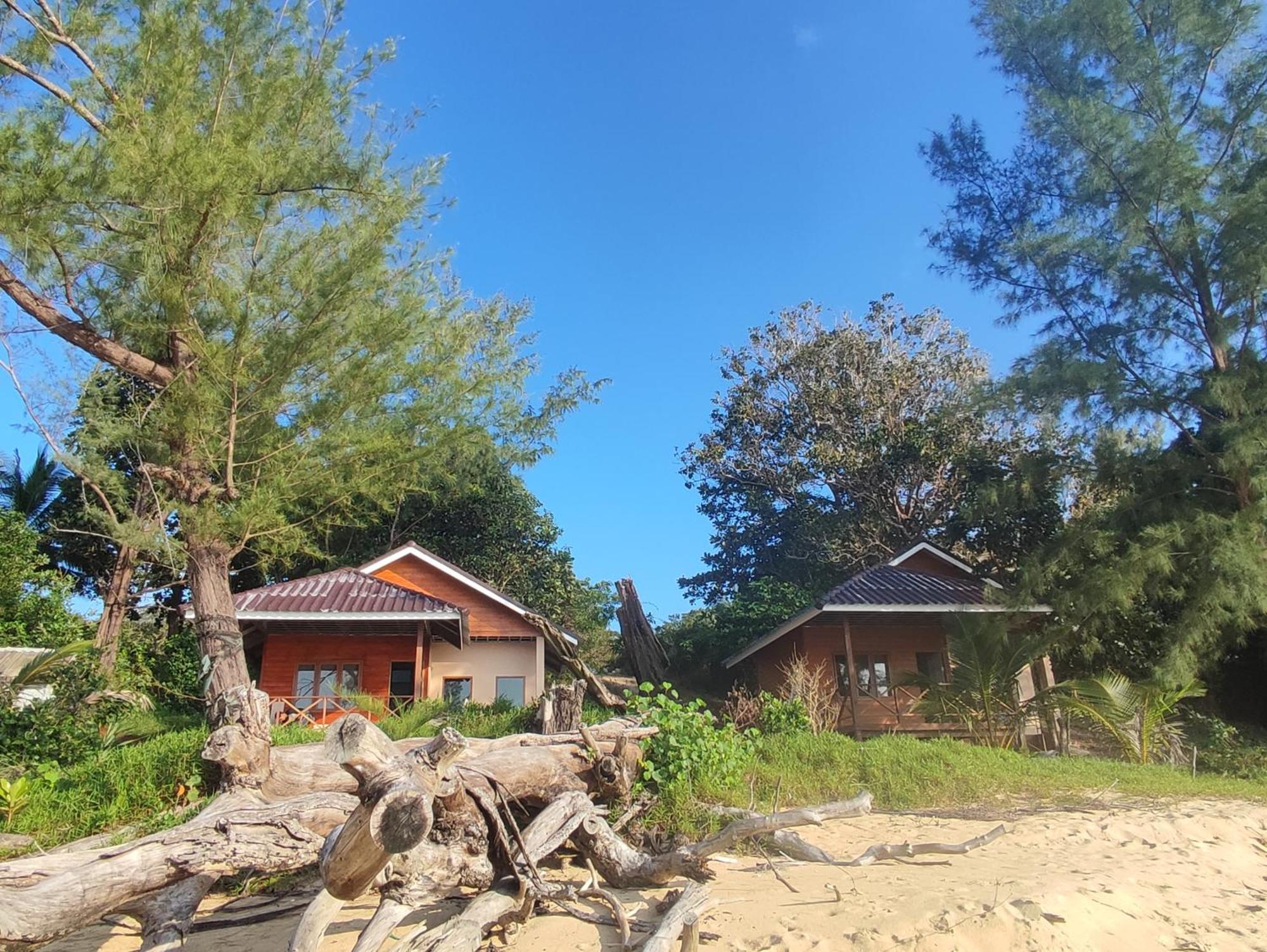 Jansom Bungalow 2 Koh Phayam Luaran gambar