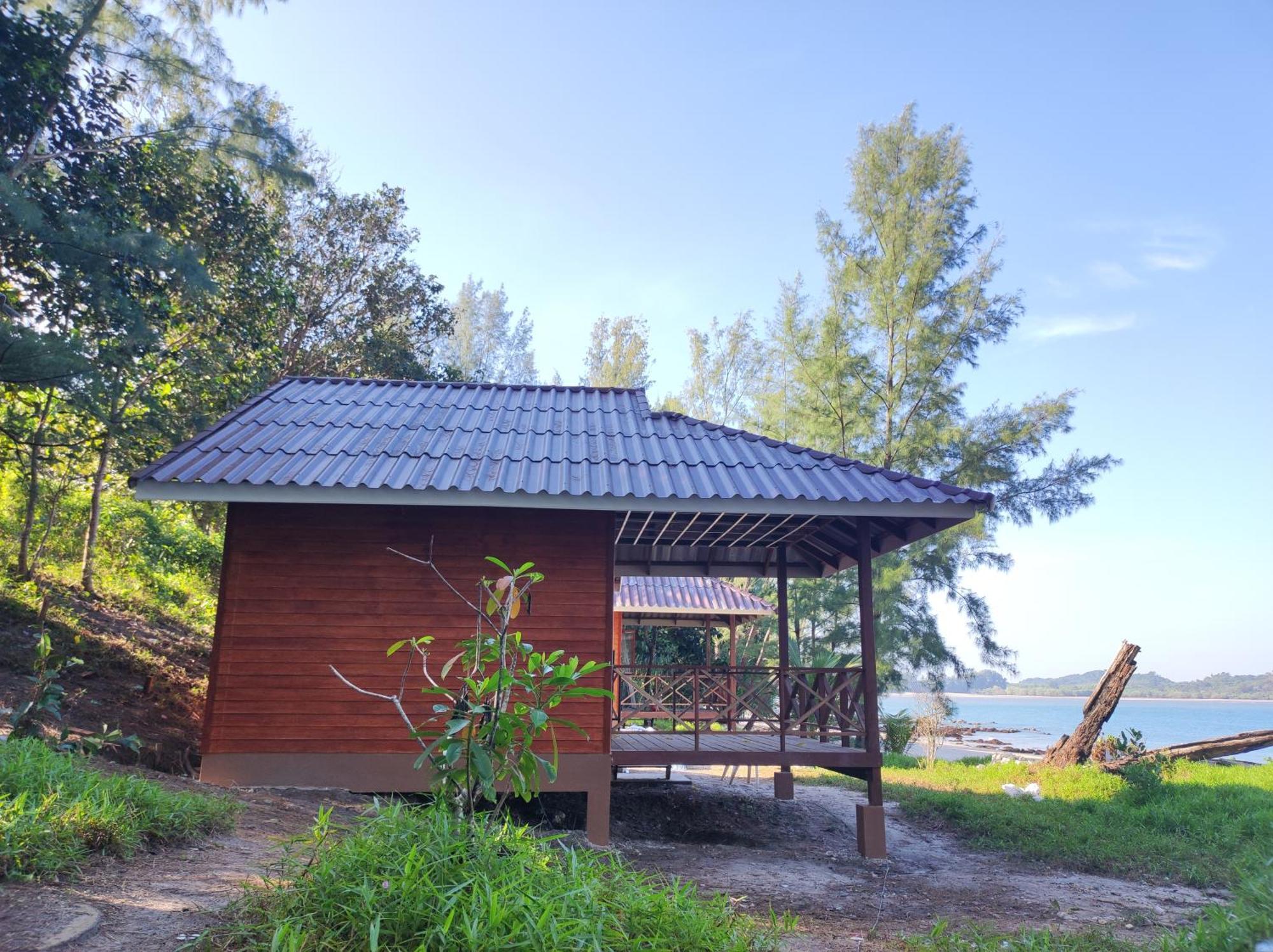 Jansom Bungalow 2 Koh Phayam Luaran gambar